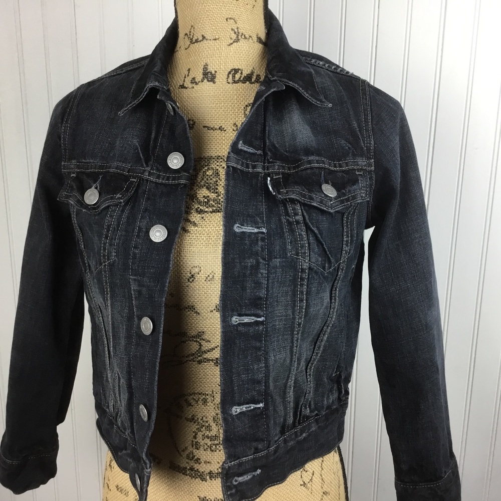 Levi’s Classic Dark Wash Jean Jacket - Picture 7 of 7